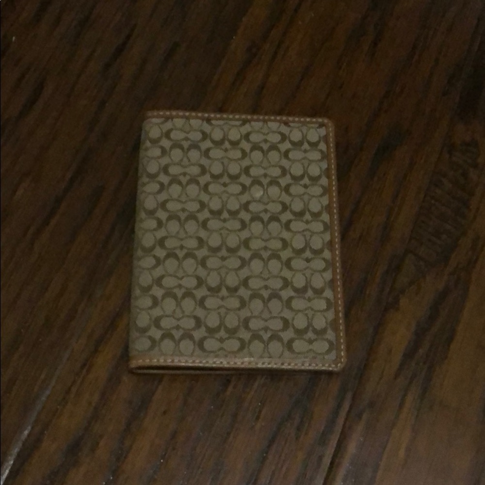 Coach logo passport wallet